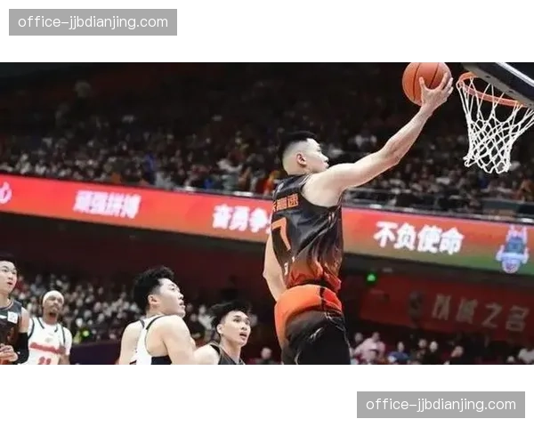 张皓嘉崔永熙客串四号位，广东小个阵容收奇效